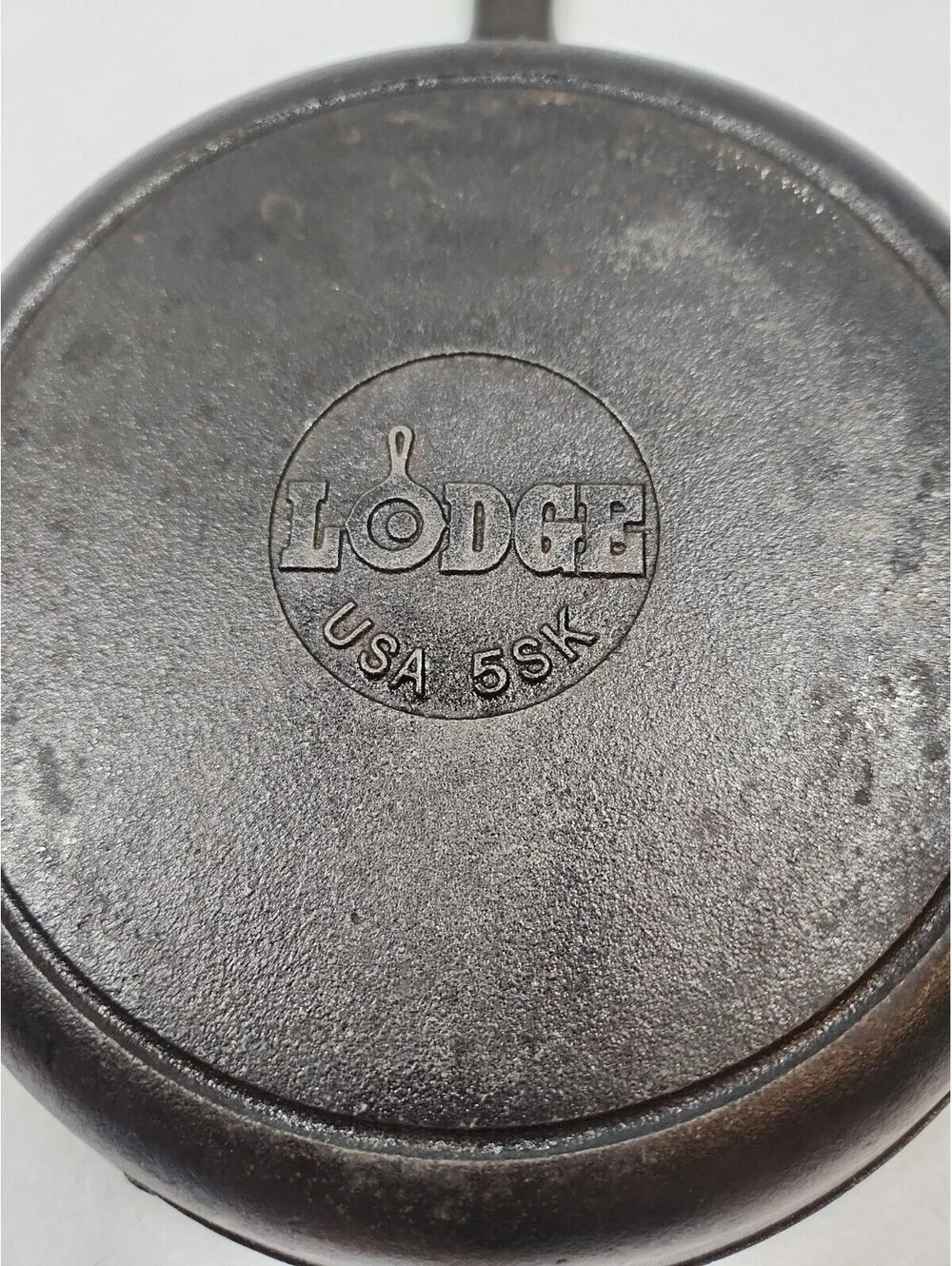 Lodge cast iron skillet 5SK, Needs TLC See Pics,  Decor Or Restore